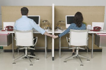 Những sự thật bất ngờ về tình công sở