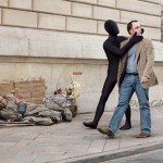 Vô cảm, bệnh ‘mạnh ai nấy sống’ thời hiện đại