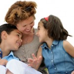 Làm con bố mẹ “gay”: Thiệt thòi hay may mắn?