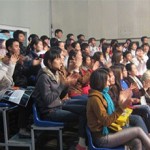 Thú vị nghề “miệng cười,tay vỗ” của bạn trẻ