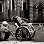 Vở “kịch câm” và chai nước