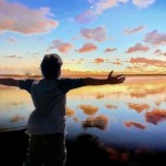 Hãy Ngẩng Đầu Lên